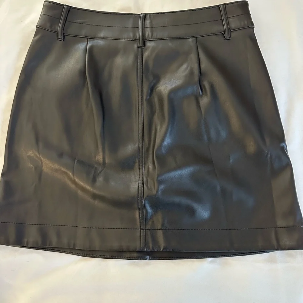 Madewell Black Faux Leather Mini Skirt - Picture 2 of 6